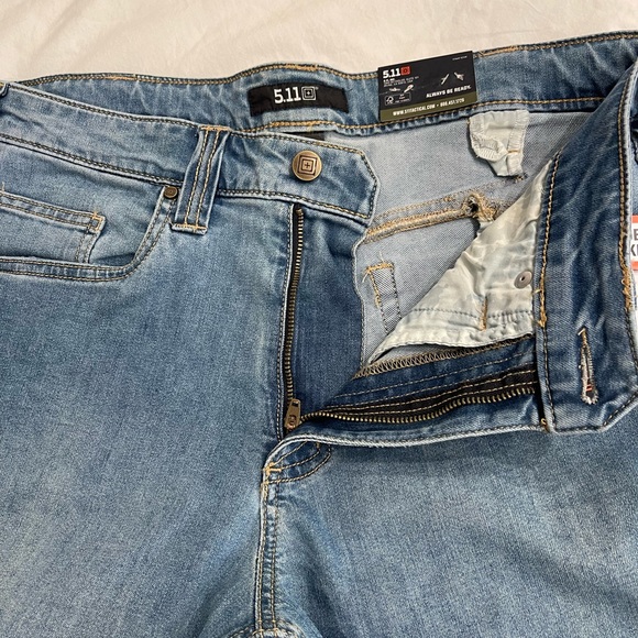5-11 Defender-Flex Evolve short - Picture 2 of 5